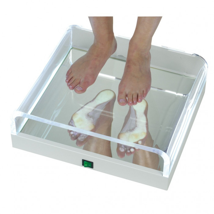 Podoscope with tangential fluorescent lighting