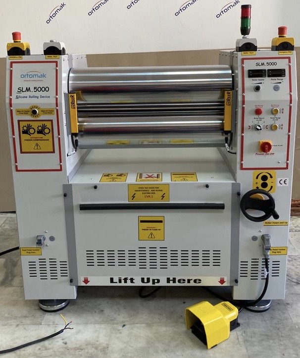 Silicone rolling device